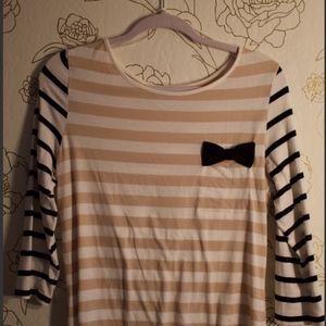 Elle Striped top w bow